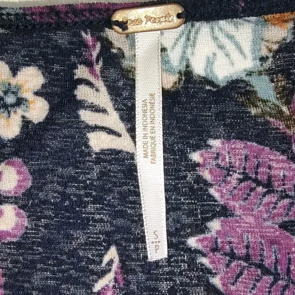 Free People Isabelle Floral Tunic Top Oversized White Blue Purple Blouse S - Picture 16 of 16